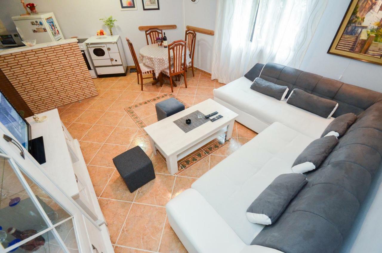 Apartment Buki Kotor Buitenkant foto